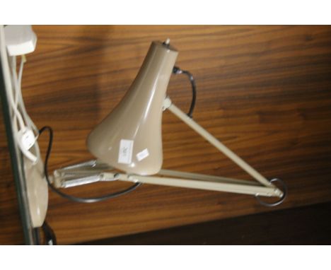 A VINTAGE ANGLE POISE LAMP 