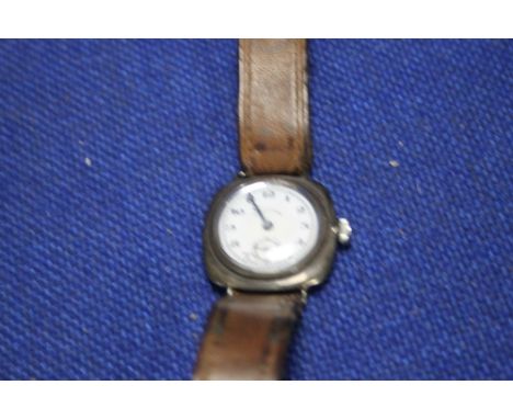 CIRCA 1933 GENTLEMANS ROLEX OYSTER WRISTWATCH WITH ENAMEL DIAL IN 925 STERLING SILVERThe watch does not work, it has an old l