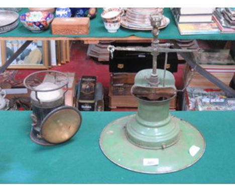 VINTAGE GREEN ENAMELLED CEILING LIGHT FITTING AND VINTAGE CARRIAGE LAMP 