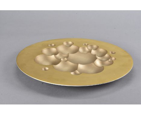 A Rosenthal Jahresteller Edition 1971 plate, designed by Tapio Wirkkala, 1304/3000, the gilt coloured plate having numerous c