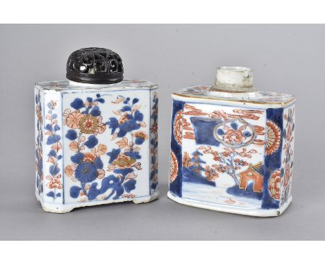 Two 18th Century Chinese imari pattern tea caddies, of rectangular shape, one having bracket feet and heightened in gilt, 9 c