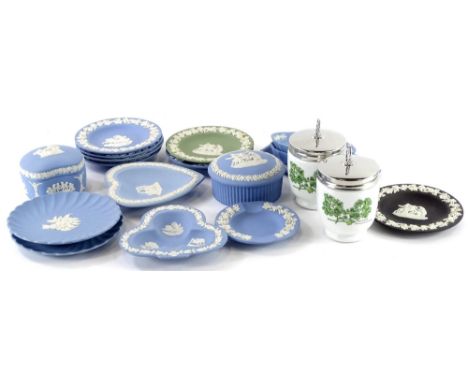 Miscellaneous items of Wedgewood Jasperware, two Royal Worcester egg coddlers, Wedgewood and Paragon plates, etc.