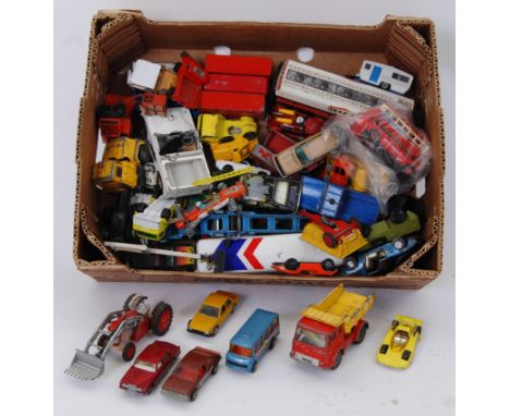 DIECAST: A box of assorted vintage loose diecast model cars to include Corgi, Whizzwheels, Hotwheels, Matchbox etc.