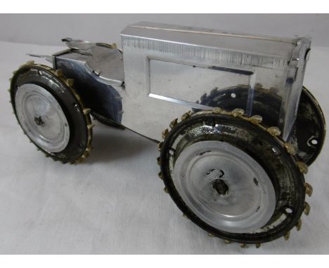 Animate tin plate clockwork tractor