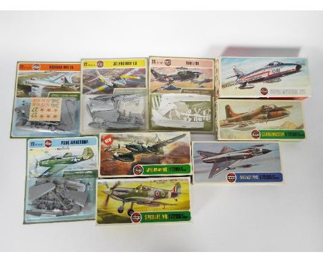 Airfix - A group of 10 Series 1 and Series 2, 1:72 scale vintage Airfix plastic model aircraft kits in various Type 4 packagi