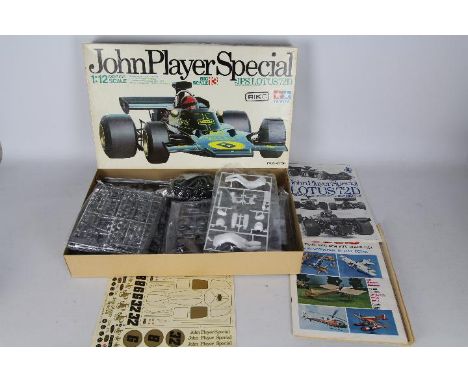 Tamiya - A vintage boxed Tamiya BS1213 John Player Special Lotus 72D 1:12 'Big Scale' plastic model kit. The kit appears to b