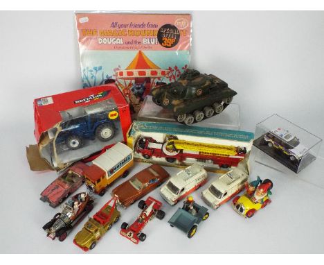 Britains - Corgi - Marx - A collection of 14 x loose model vehicles including # 1143 Corgi American La France Fire Truck, # 2