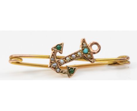 An Edwardian 9ct gold, turquoise and half pearl anchor bar brooch, 30mm, 0.8gm 