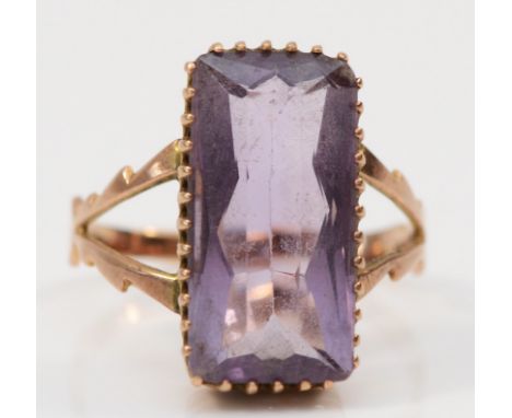A 9ct gold vintage amethyst single stone ring with split shank, 18mm x 10mm amethyst, R 1/2, 3.7g 