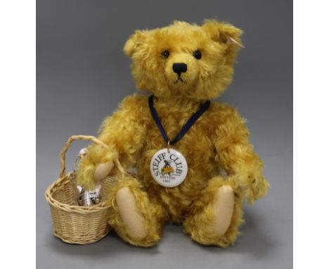 A Steiff Picnic Bear 1997 EAN 420108, mint and boxed