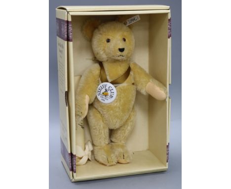 A Steiff Baby Bear 1995 EAN 420054, mint and boxed