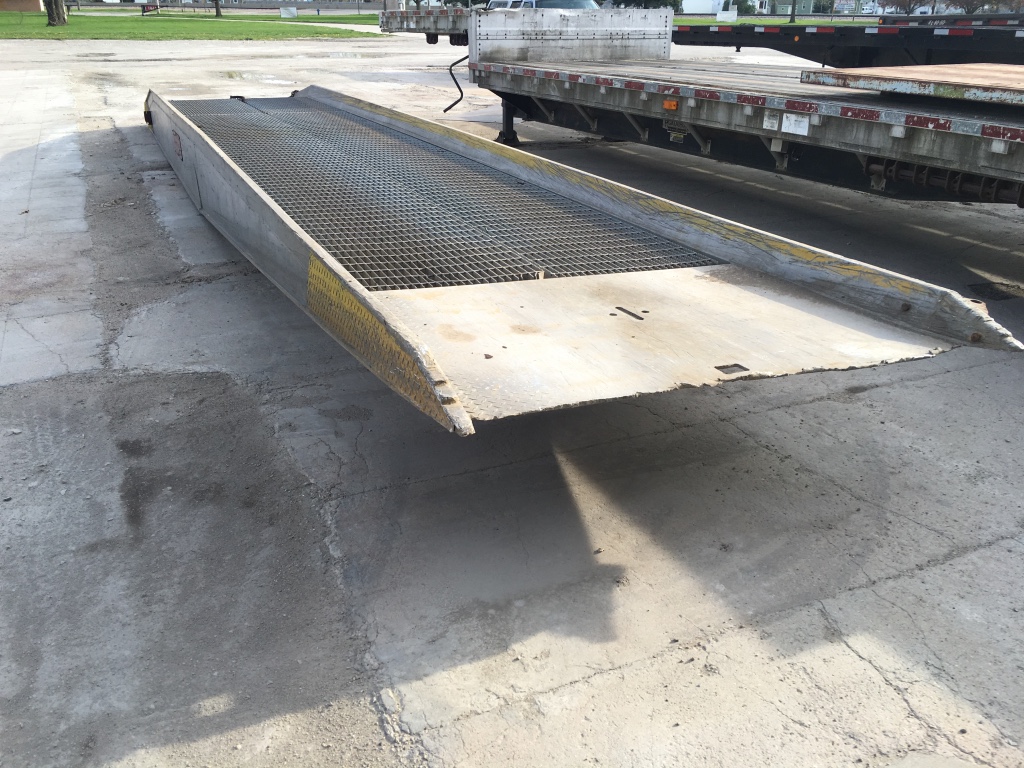 Magliner Ramp Portable Mobile Loading Ramp Hydraulic System Does