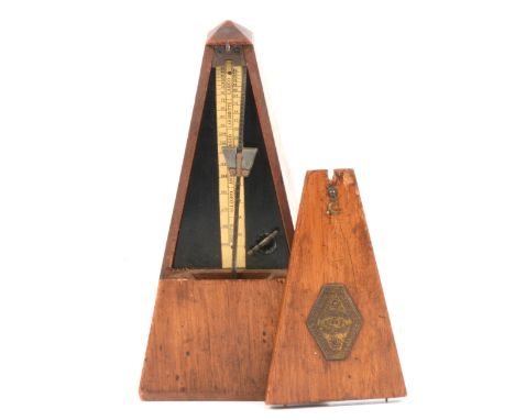 A French 'Maëlzel' metronome, wooden case, 22cm.