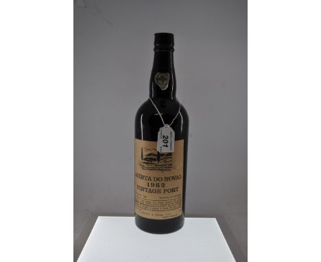 1 BOTTLE OF QUNTA DU NOVAL 1982 VINTAGE PORT 