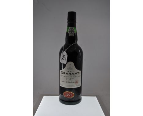 1 BOTTLE OF GRAHAMS LATE BOTTLED VINTAGE PORT 