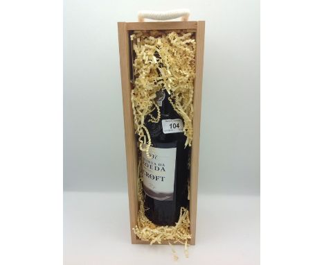 1 BOTTLE OF 1997 CROFT QUINTA DA ROEDA VINTAGE PORT (IN A WOODEN BOX )