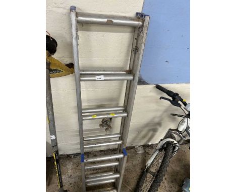 An extending ladder