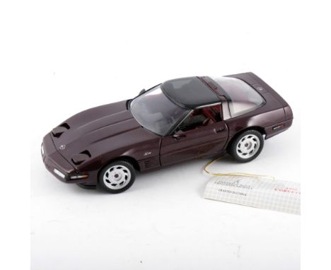 Franklin Mint 1:24 scale model 1993 Corvette ZR-1, boxed with packing and cirtificate. 