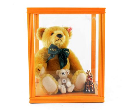Modern Steiff The 'Growler' Bear, light brass, 29cm tall production limited to the end of 2008 no.00276, with certificate, sm