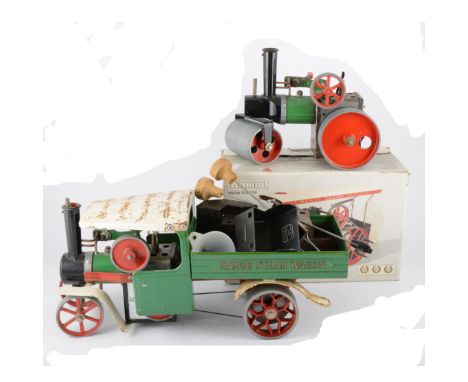Mamod live steam tractor showmans engine TE1A, boxed, along with a Mamod live steam wagon SW1, and a Mamod Steam roller SR1A,