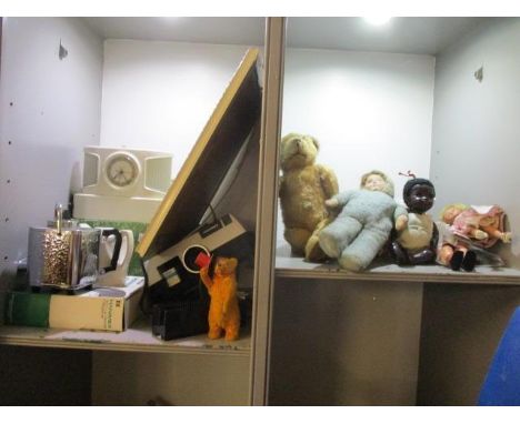 A mixed lot to include a German mechanical toy bear, blonde mohair bear, a projector, a watercolour and other items 