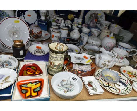 A COLLECTION OF ROYAL DOULTON, AYNSLEY AND WEDGWOOD GIFTWARE AND OTHER CERAMICS, including Royal Doulton Bunnykins a.f., boxe