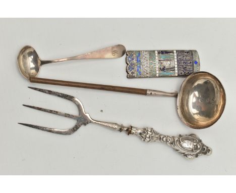 FOUR SILVER/WHITE METAL ITEMS, to include a George III silver toddy ladle, bowl hallmarked 'George Kenning &amp; Son' London 