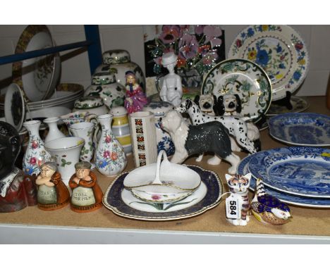 A GROUP OF ROYAL CROWN DERBY, ROYAL DOULTON, MASONS IRONSTONE, BESWICK AND OTHER CERAMICS, ETC, including two Royal Crown Der