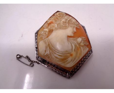 A vintage cameo brooch 