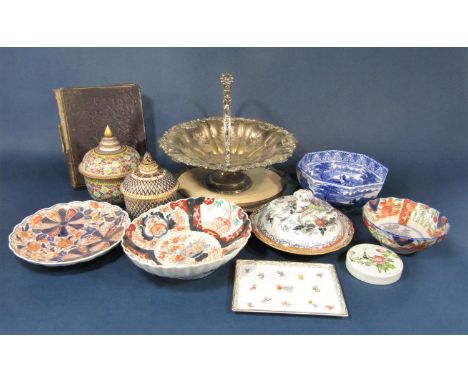 A collection of 19th century and later ceramics including an imari dish, 22cm diameter approx (af) together with two further 