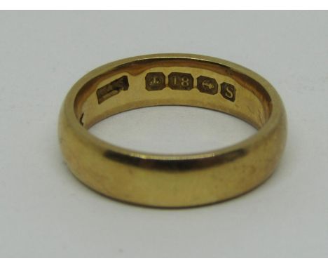 18ct wedding ring, size J/K, 5.8g 