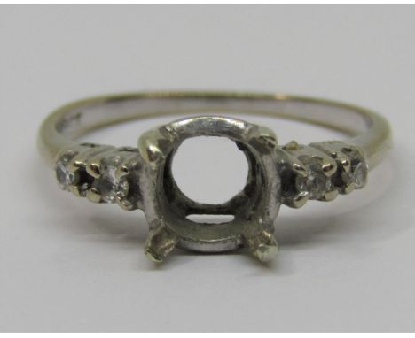 18ct white gold ring with diamond set shoulders, size K/L, 2.4g (setting vacant) 