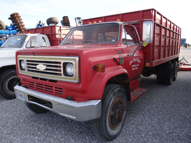 1977 Chevy C65 Grain Truck 58,000 miles, Tandem, 18' Bed, Equalizer Tag ...