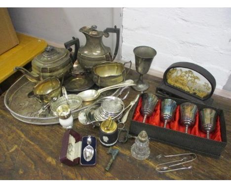 A mixed lot of mainly silver plate to include a pierced tray, a tea set and a Wedgwood table lighter 