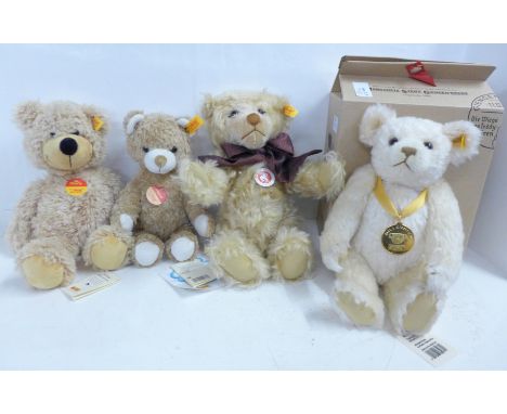 Four Steiff Teddy bears including one boxed 