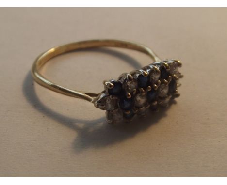 9 carat gold cluster ring (Size: R)