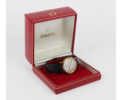A Gentleman's vintage Omega Seamaster 600 wristwatch, the round cream dial with engine turned decoration and baton markers, s