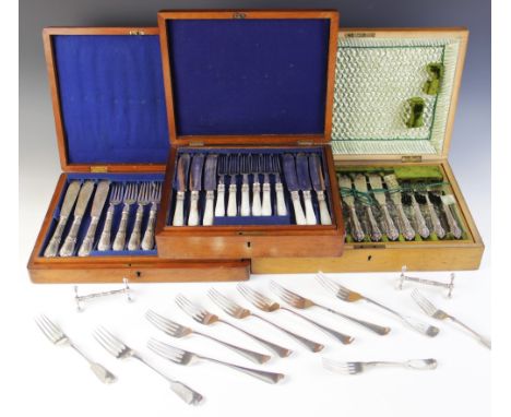 A cased 24-piece Victorian cutlery set, John Batt, Sheffield 1899, weighted silver handles with scrolling gadroon borders, EP