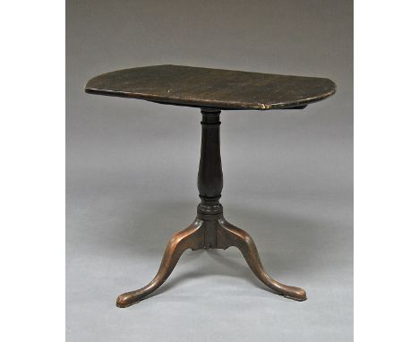 A George III mahogany tripod table, 71cm high x 81cm wide x 54cm deep. 