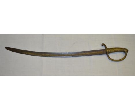 C19th French artillery style hanger with 24" curved single fullered blade, ribbed brass grip and knuckle bow 