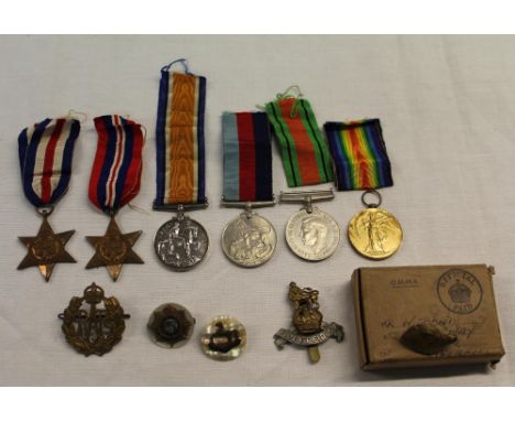 WWI pair awarded to "156082GNR.T.JOHNSON RA", various cap badges, boars head lapel badge, two mother of pearl sweetheart broa