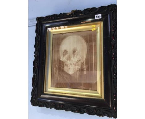 Spooky Print' lady sitting in front of a mirror (side view of a skull), 30 x 25cm