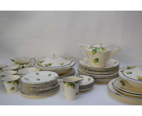 Quantity of Wedgwood dinner wares in Art Deco style comprising six dinner plates, side plates, two serving tureens, further t