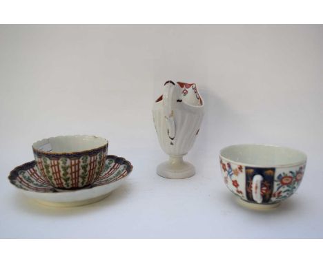 Group of English ceramics comprising a Worcester tea bowl and saucer in the hop trellis pattern, a Worcester Queen's pattern 