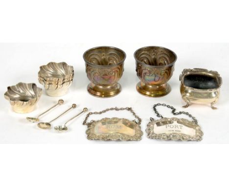 A PAIR OF VICTORIAN EMBOSSED URNULAR SILVER SALT CELLARS ON DOMED FOOT, 4.5CM H, SHEFFIELD 1898, A SET OF FOUR WRYTEN FLUTED 