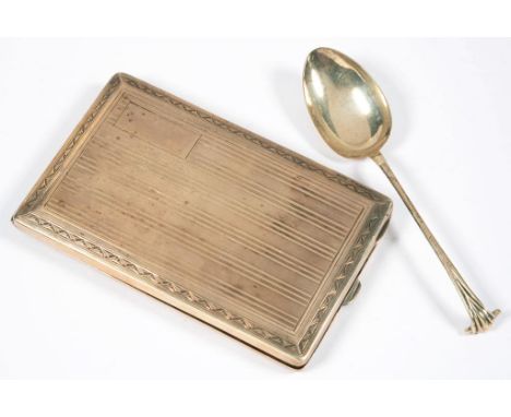 A GEORGE V SILVER CIGARETTE CASE, ENGINE TURNED, 13.5CM L, BIRMINGHAM 1924 AND A VICTORIAN SILVER SPOON, ONSLOW PATTERN, 7OZS