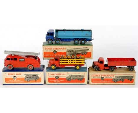 FOUR DINKY TOYS AND SUPERTOYS, COMPRISING FIRE ENGINE 555, FODEN 14 TON TANKER 504, BEDFORD ARTICULATED LORRY 521 AND LEYLAND