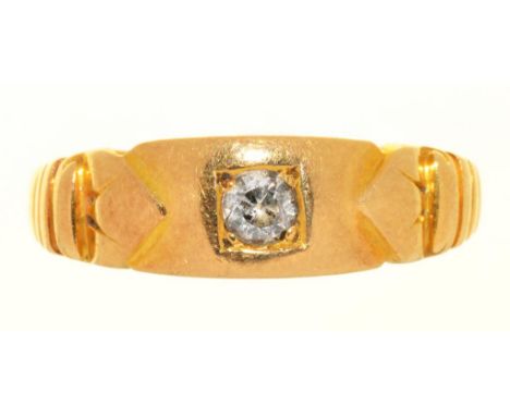 A VICTORIAN DIAMOND RING IN GOLD MARKED 18CT, GRAIN SET OLD CUT DIAMOND APPROX 0.10 CT, 4.5G, SIZE Q++LIGHT WEAR CONSISTENT W