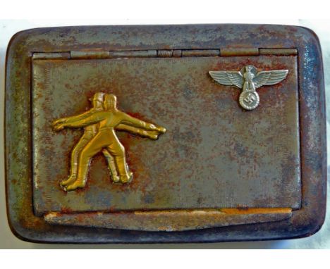 German S.A. Tobacco tin, depicts the joining of the S.A. Strumtruppen with a soldier of the Wehrmacht fighting together, with