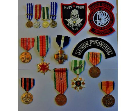 American Medals, cloth patches and miniatures (15) including: The Naval Cross, Vietnam Service medal with citation star, Viet